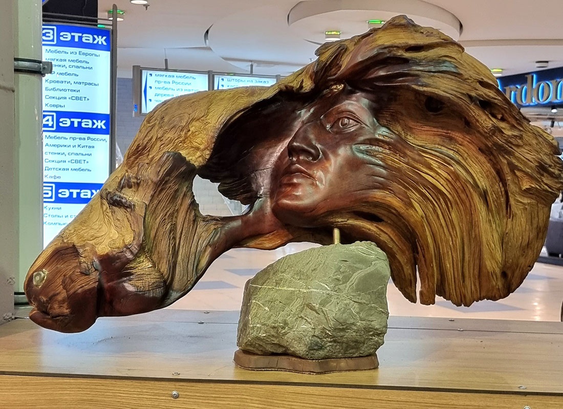 Интерпретативная деревянная скульптура "Путешествие в Сиракузы"