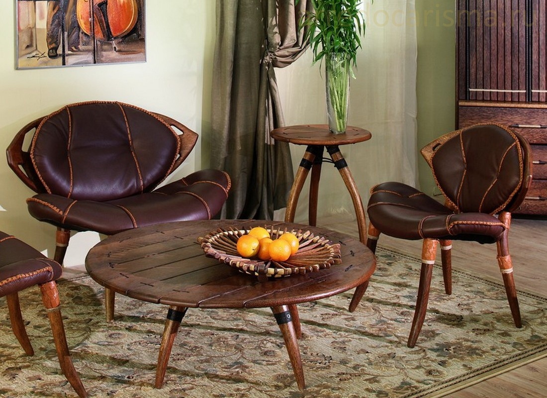 Необычное комфортное кресло станет украшением для любой гостиной. Кресло выполнено из массива и кож Zulu Зулу