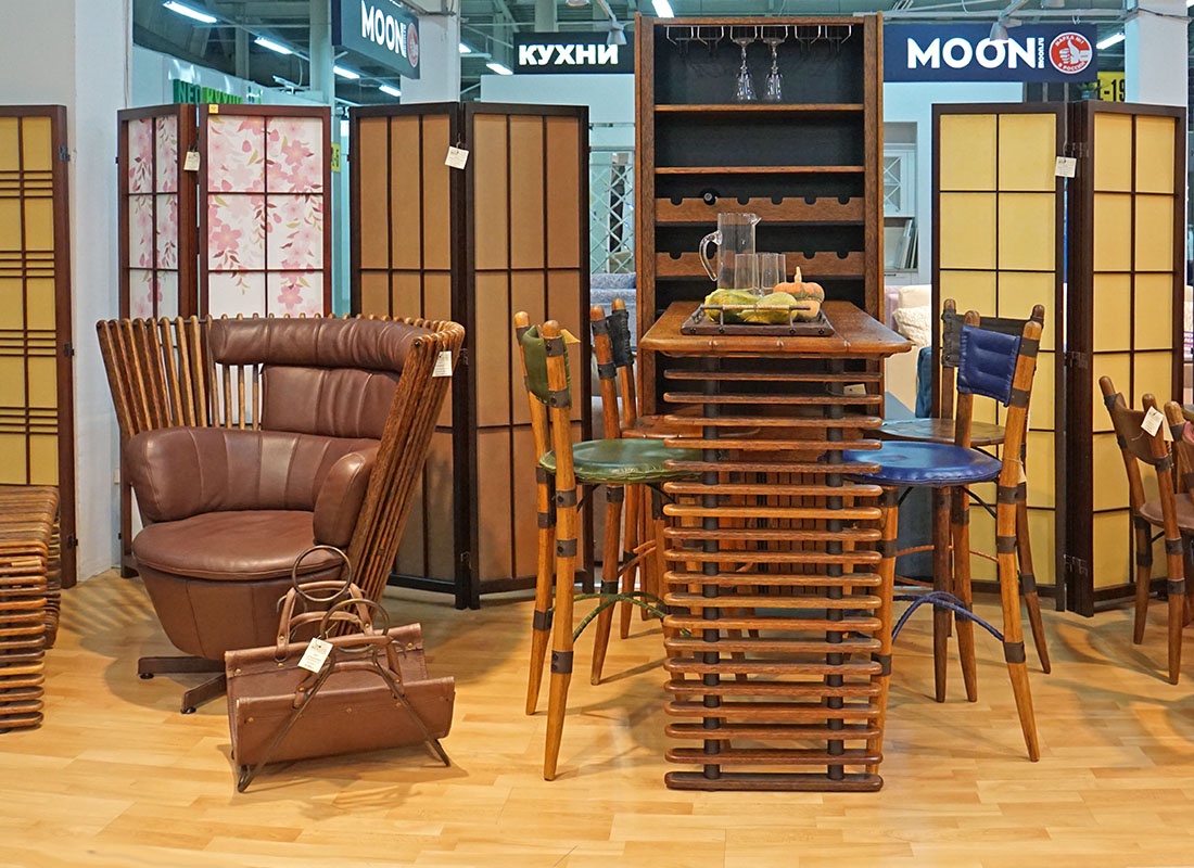 Мебель для столовых, ресторанов и кафе. Дизайнерские стулья наивысшего качества из массива и кожи. 